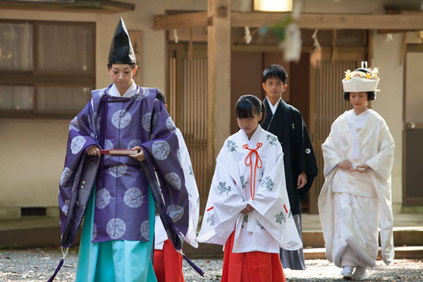 神社神主女性 _ 伊勢志摩 神社 女性 – FVEUYY
